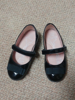 Garvalin ballerina shoes size 25 like new, black