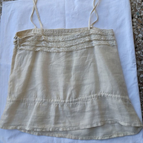 I Blues beige linen top used with lace and drawstring, size M