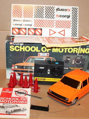 Corgi (1980) School of Motoring VW Golf Radio Controlled μεταχειρισμένο