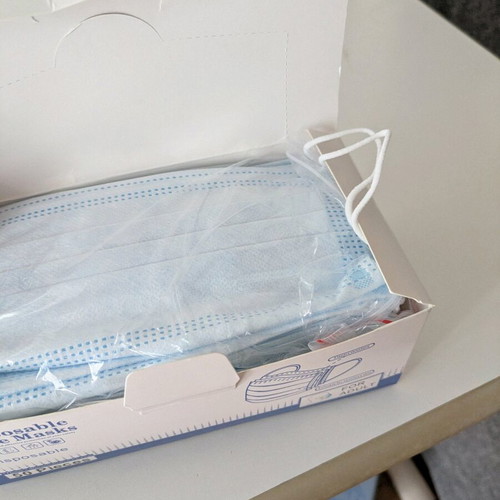 Disposable face masks like new, pack of about 50