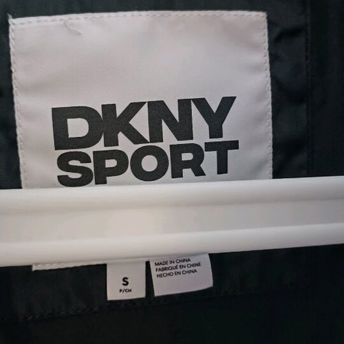 DKNY sleeveless vest new, black, size S
