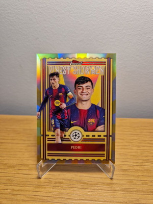 2025-26 Topps Finest UCC Pedri Finest Showmen card like new