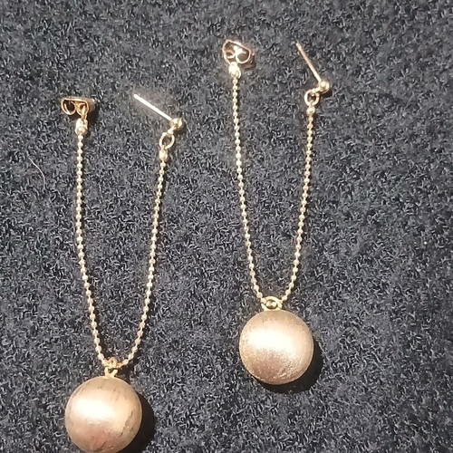 Dangling earrings with unique clasp, 7cm, matte gold ball, new