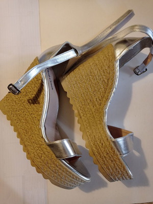 Παπούτσια γυναικεία Think Greek μεταχειρισμένα, πέδιλα πλατφόρμες Νο 39