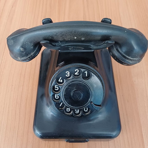 German Mix & Genest Telephone used, bakelite Siemens 1960s