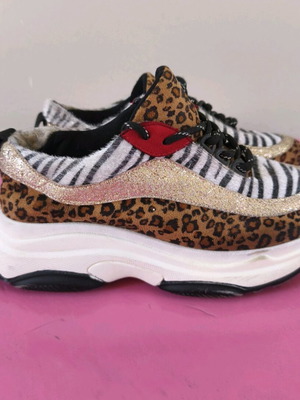 Sneakers animal print girls' size 36 used
