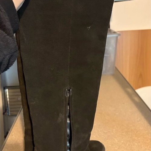 Black boots size 38 like new, leather and suede
