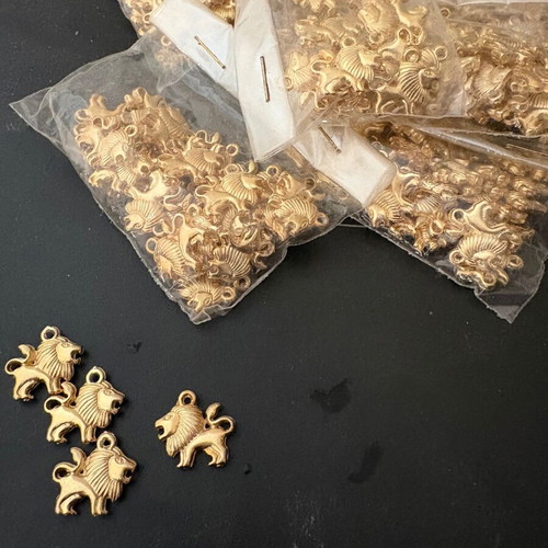 Metal lion charms new, pack of 160 pieces, gold color