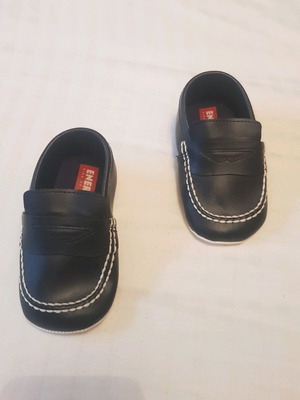 Παπουτσάκια βρεφικά νούμερο 19 σαν καινούργια, αφορετα