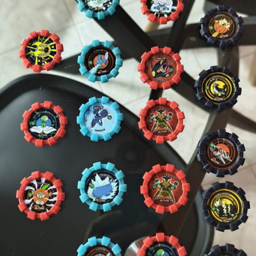 Pokemon lot with caps and two cases used