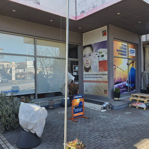 Commercial property leased 106m2 with 61m2 storage and parking in Tripoli