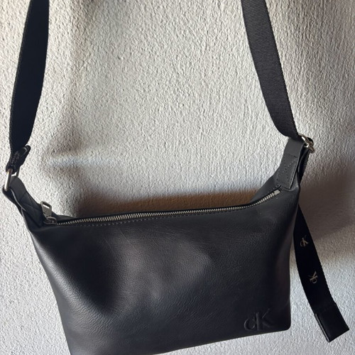 Calvin Klein shoulder bag like new, black, size 24x14