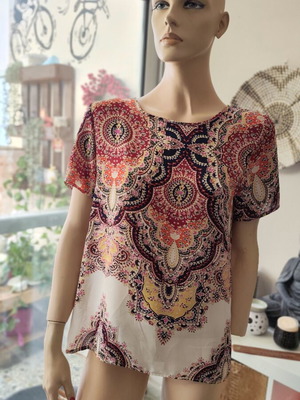 Ethnic blouse with discreet back opening, size M, like new