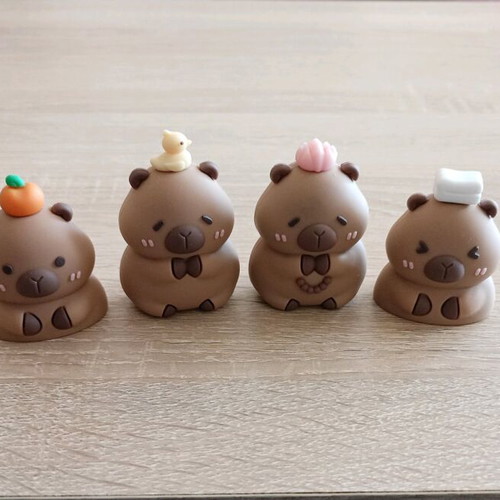 Capybara decorative figures like new for cake or kids room