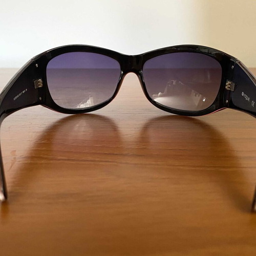 Authentic women's sunglasses Vogue with their case