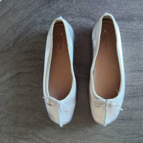 Clarks ballerinas size 39 like new, gold color