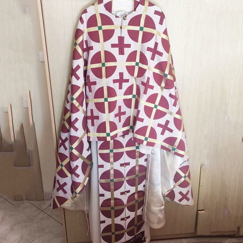 Priestly vestment used, made of metallic stoffa