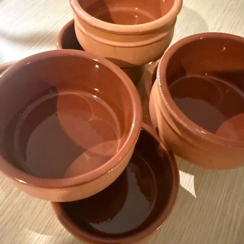 Clay pots set of 10 like new