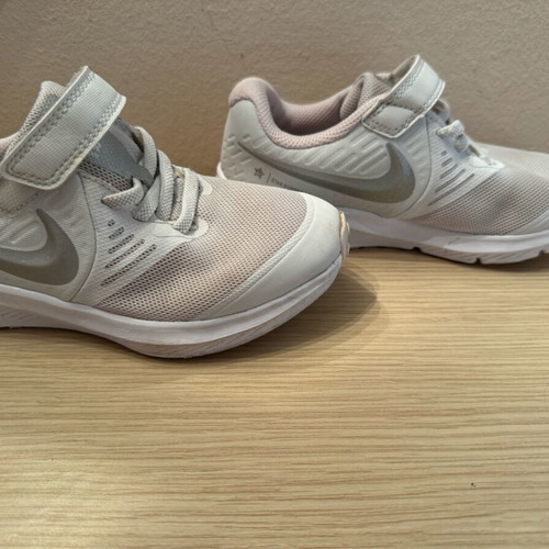 Nike kids shoes used, size 30