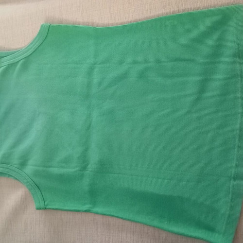 Sleeveless T-shirt used, size M, green and yellow