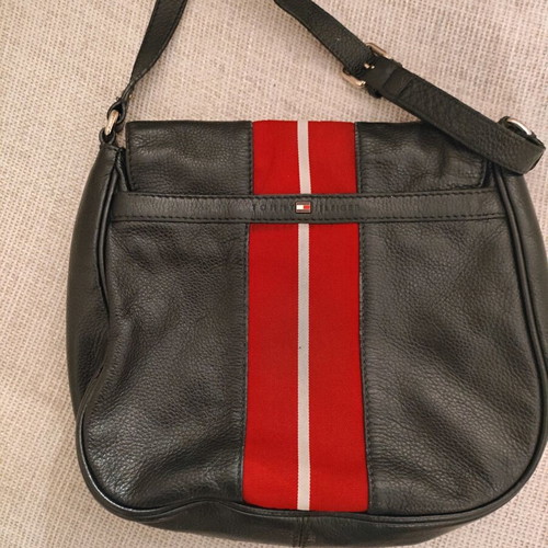 Tommy Hilfiger black leather crossbody bag like new vintage