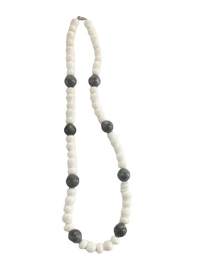 Necklace with semi-precious stones white coral and black nephrite new