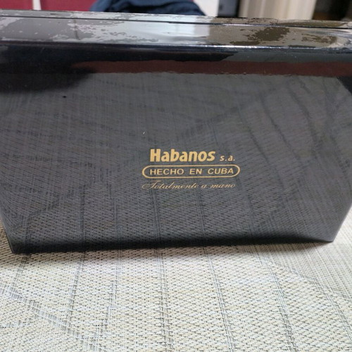 Cohiba Behike BHK52 cigar box new with velvet case