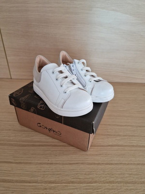 Gorgino Baptism Sneakers White size 22 like new