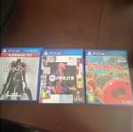 PlayStation 4 употребяван с 1 контролер и 3 игри