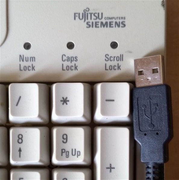  FUJITSU SIEMENS USB  pliktrologio