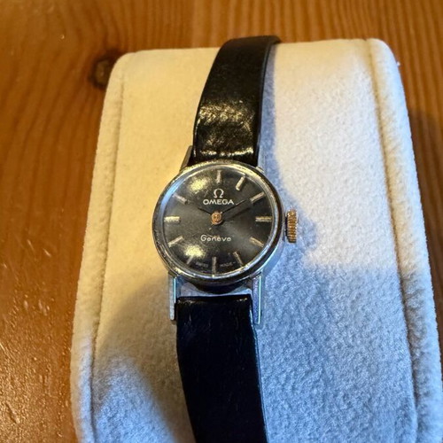 Omega Geneve women's watch used with navy blue dial 20mm