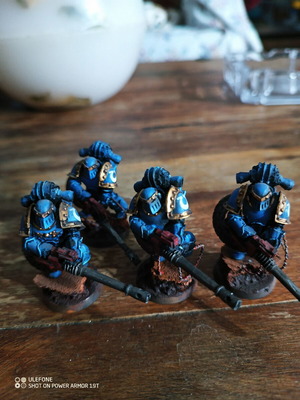 4 Space Marines with heavy weapons 40K