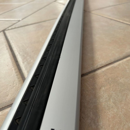 Thule Wingbar Edge 104cm car roof bar with Audi Q2 kit