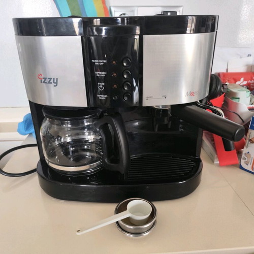 Izzy Maestro coffee maker used