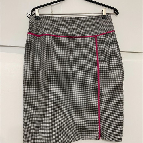 Raxevsky office skirt size L like new, gray and pink