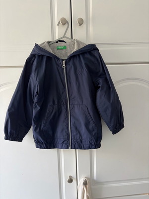 Benetton windbreaker jacket for kids like new, size 104cm/4 years, blue