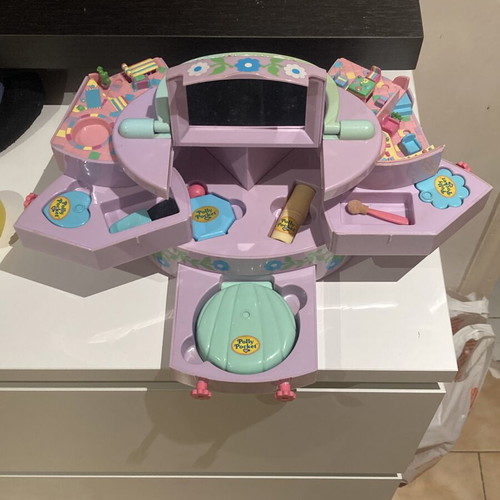 Polly Pocket Pullout Playhouse Beauty Case 1991 by Bluebird Toys