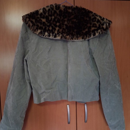 Vintage crop jacket with leopard fur, like new, size S
