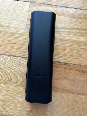 OralB toothbrush case like new