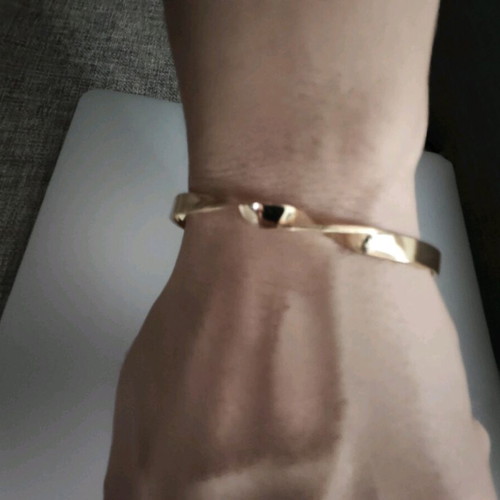 Bracelet handcuff new gold color, adjustable size
