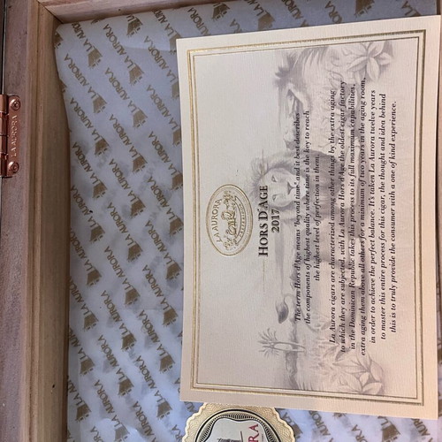 La Aurora Preferidos Hors d’Age 2017 collectible cigar box like new
