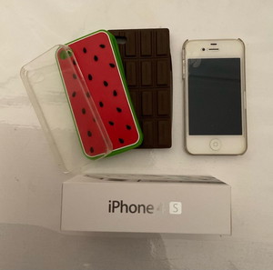 iPhone 4s + БЕЗПЛАТНО 4 калъфа за мобилен телефон