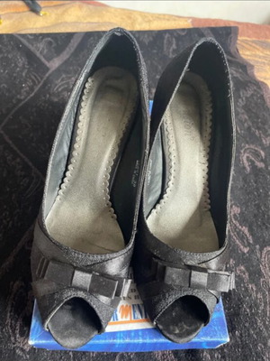 Black Pumps Size 38 Like New