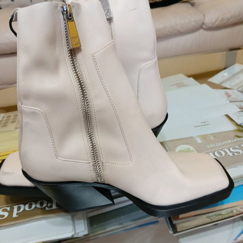 Zara leather ankle boots new with tag, beige