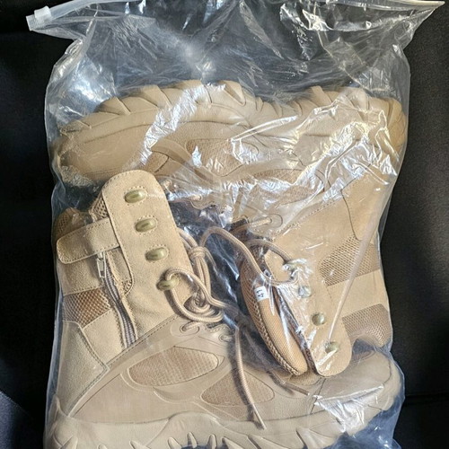 Hunting boots new, sand color, size 39, for fishing and camping