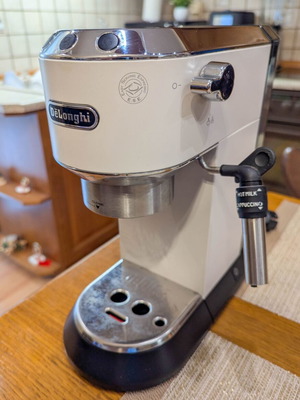 Μηχανή εσπρέσσο Delonghi Dedica EC685 μεταχειρισμένη