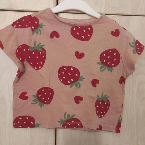 Strawberry blouse like new for 6-7 years old pink