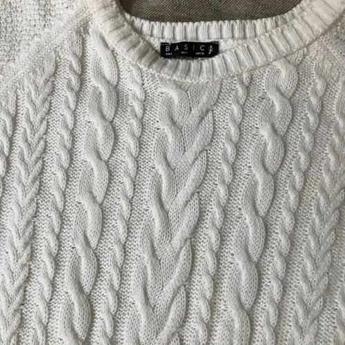 Basic Cable Knit White Sweater Size S used