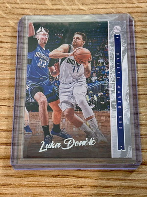 Карта Luka Doncic Dallas Mavericks Panini Luminance 2021-22 Silver като нова