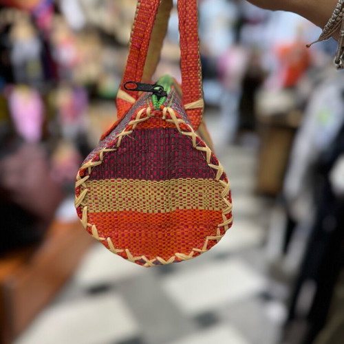Handmade straw bag like new, multicolored